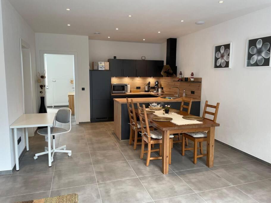 Gemuetliche, Topp Ausgestattete Ferienwohnung Bann Exterior foto